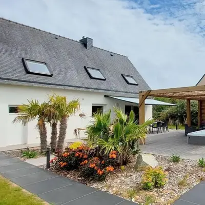 Holiday Home in Plouarzel near Sandy Beaches