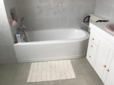 Salle de bains dans l'établissement Annick