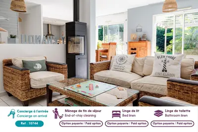 Coin salon dans l'établissement Proche Pointe de la Torche - Maison pour 8