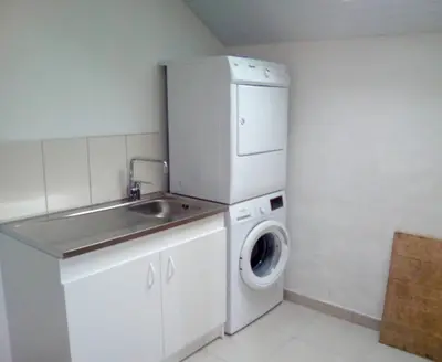 Cuisine ou kitchenette dans l'établissement Maison charmante près de Cast avec jardin et activités