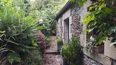 Jardin de l'établissement A L'Ombre Du Figuier