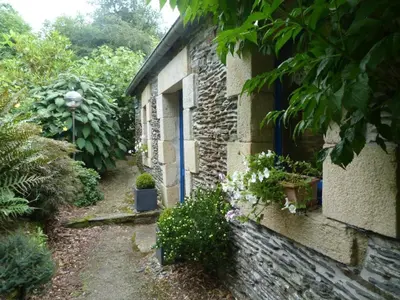 Jardin de l'établissement A L'Ombre Du Figuier