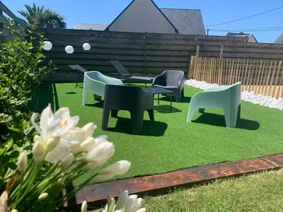 Jardin de l'établissement L'escale 551, gîte Santec à 250m de la plage
