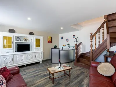 Cuisine ou kitchenette dans l'établissement Holiday Home Ty Ruz by Interhome