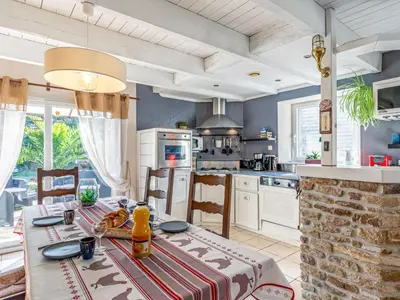 Cuisine ou kitchenette dans l'établissement Holiday Home Ti Bonheur by Interhome