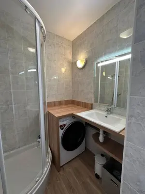 Salle de bains dans l'établissement Appartement vue mer à 100m de la plage au centre de Carantec