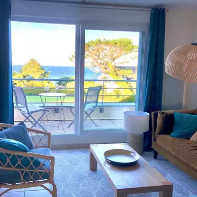Appartement vue mer à 100m de la plage au centre de Carantec