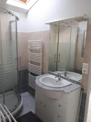 Salle de bains dans l'établissement Grande maison familiale,SUPERBE VUE mer,calme,confort,SPA