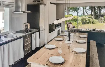 Cuisine ou kitchenette dans l'établissement Beautiful Home In Pont Labbé With Wifi