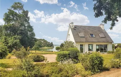 Jardin de l'établissement Beautiful Home In Pont Labbé With Wifi