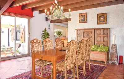 Coin salon dans l'établissement 3 Bedroom Nice Home In Santec