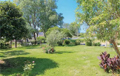 Jardin de l'établissement Awesome Home In Bénodet With Wifi