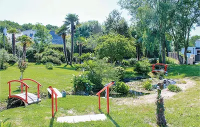 Jardin de l'établissement Awesome Home In Bénodet With Wifi