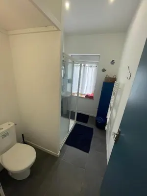 Salle de bains dans l'établissement AN GOVEL