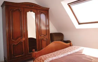 Un ou plusieurs lits dans un hébergement de l'établissement 5 Bedroom Nice Home In Kerlouan