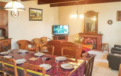 Télévision ou salle de divertissement dans l'établissement Holiday Home Rue Du Calvaire