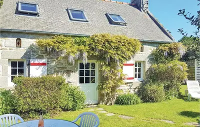 Jardin de l'établissement 2 Bedroom Cozy Home In Douarnenez