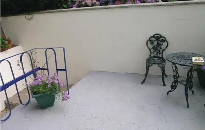 Balcon ou terrasse dans l'établissement Lovely Home In Chateauneuf Du Faou