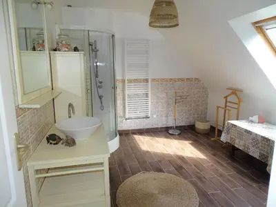 Salle de bains dans l'établissement Holiday Home in Terenez with Stunning Sea View