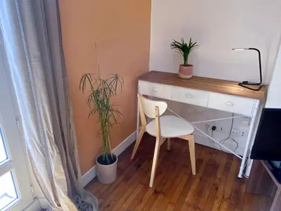 Plan de l'établissement Appartement spacieux avec balcon et parking