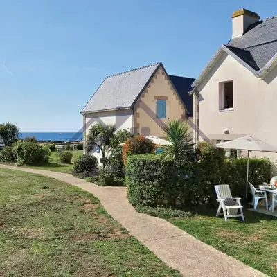 LocaLise - Maison E2 au Guilvinec - A 20m de la mer avec jardin et piscine - Tout à pied