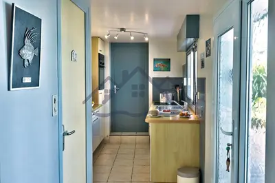 Plan de l'établissement LocaLise - M3A La Maison du pêcheur au Guilvinec - Chambres vue mer - A 20m de la mer située à la pointe de Men Meur - Tout à pied, plage, port, centre, commerces, marché - Wifi inclus - Linge de lit inclus - Jardin clos - En option , ménage et serviettes
