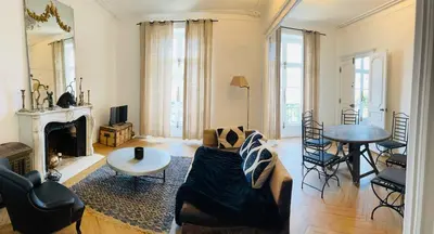 Coin salon dans l'établissement les croix appartements