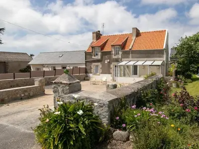 Jardin de l'établissement Maison cosy à Plouescat avec jardin et terrasse