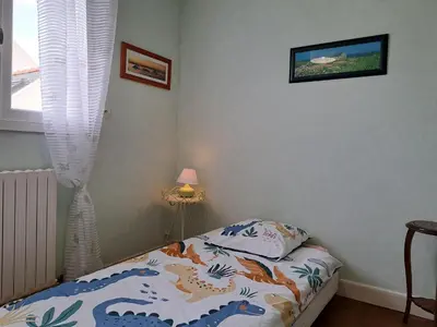 Un ou plusieurs lits dans un hébergement de l'établissement House in Treompan near Sandy Beach
