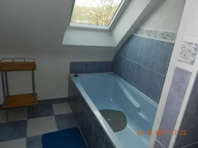 Salle de bains dans l'établissement Patras