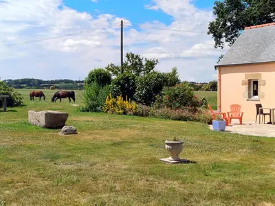 Jardin de l'établissement Plain pied en rez de jardin à la campagne et proche de l'océan