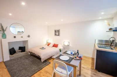 Cuisine ou kitchenette dans l'établissement LE NID 2 QUIMPER BY Nid'Ouest