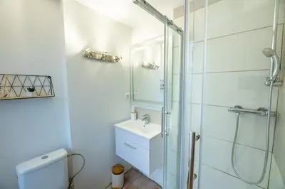 Salle de bains dans l'établissement LE NID 2 QUIMPER BY Nid'Ouest