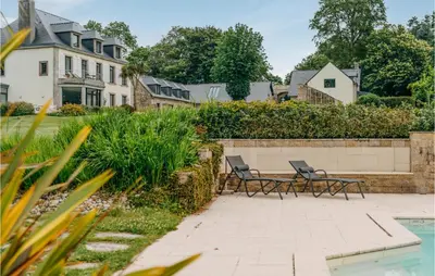Piscine de l'établissement Gorgeous Apartment In Concarneau ou située à proximité