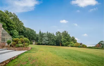 Jardin de l'établissement 1 Bedroom Lovely Home In Concarneau