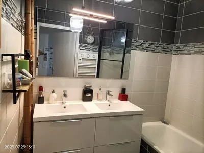 Salle de bains dans l'établissement L'escale N°13 :Appartement standing dans résidence