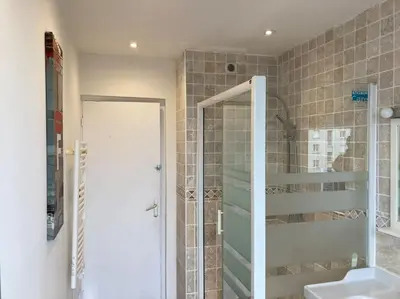 Salle de bains dans l'établissement Appartement spacieux hyper centre Secteur Liberté