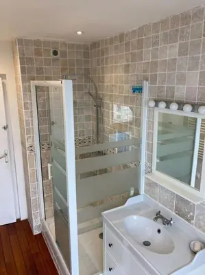 Salle de bains dans l'établissement Appartement spacieux hyper centre Secteur Liberté
