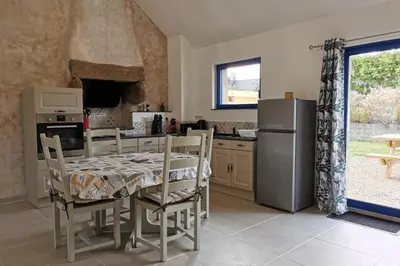Cuisine ou kitchenette dans l'établissement Ti ker 2
