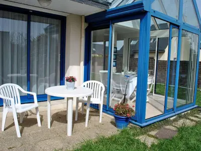 Terrasse ou espace extérieur de l'établissement Maison familiale à Fouesnant avec jardin clos, proche plages et centre-ville - FR-1-481-103