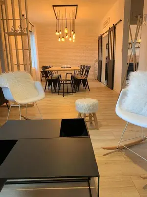 Coin salon dans l'établissement Cabana Lampaul