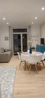 Coin salon dans l'établissement L'Escale Bretonne 4 personnes, proche mer, jardin privé clos et indépendant, appartement en rez de chaussé