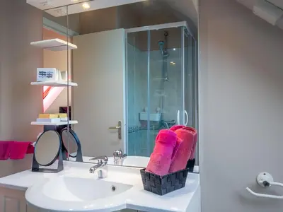 Salle de bains dans l'établissement Apartment Chez Cathy by Interhome