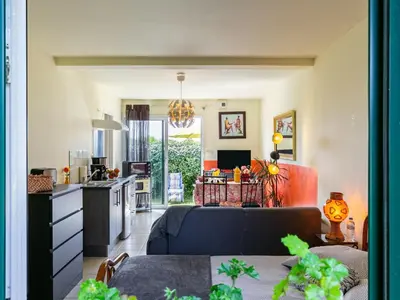 Cuisine ou kitchenette dans l'établissement Studio Studio coquet by Interhome