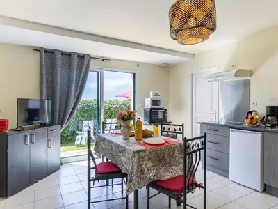 Cuisine ou kitchenette dans l'établissement Apartment Chez Yvette by Interhome