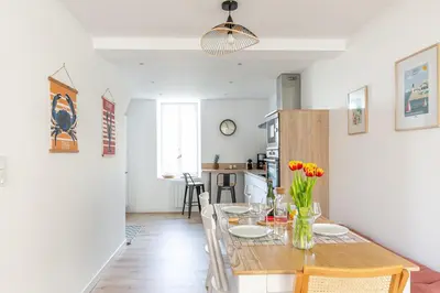 Cuisine ou kitchenette dans l'établissement Callot