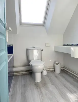 Salle de bains dans l'établissement Appartement en duplex front de mer, Cap Coz