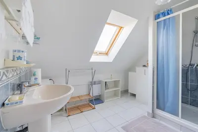 Salle de bains dans l'établissement Ty Yann