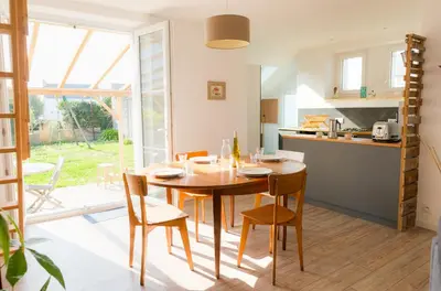 Cuisine ou kitchenette dans l'établissement Vacances en famille a 250m de la mer a Penmarch