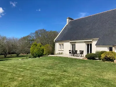 Jardin de l'établissement Chambre d'hôtes de Kermoal-cuisine & salle de bain privées